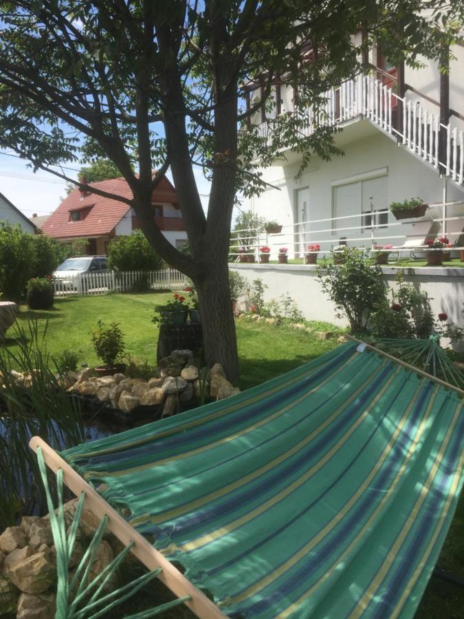 Lelle-Kert Apartman 01 Balatonlelle Buitenkant foto