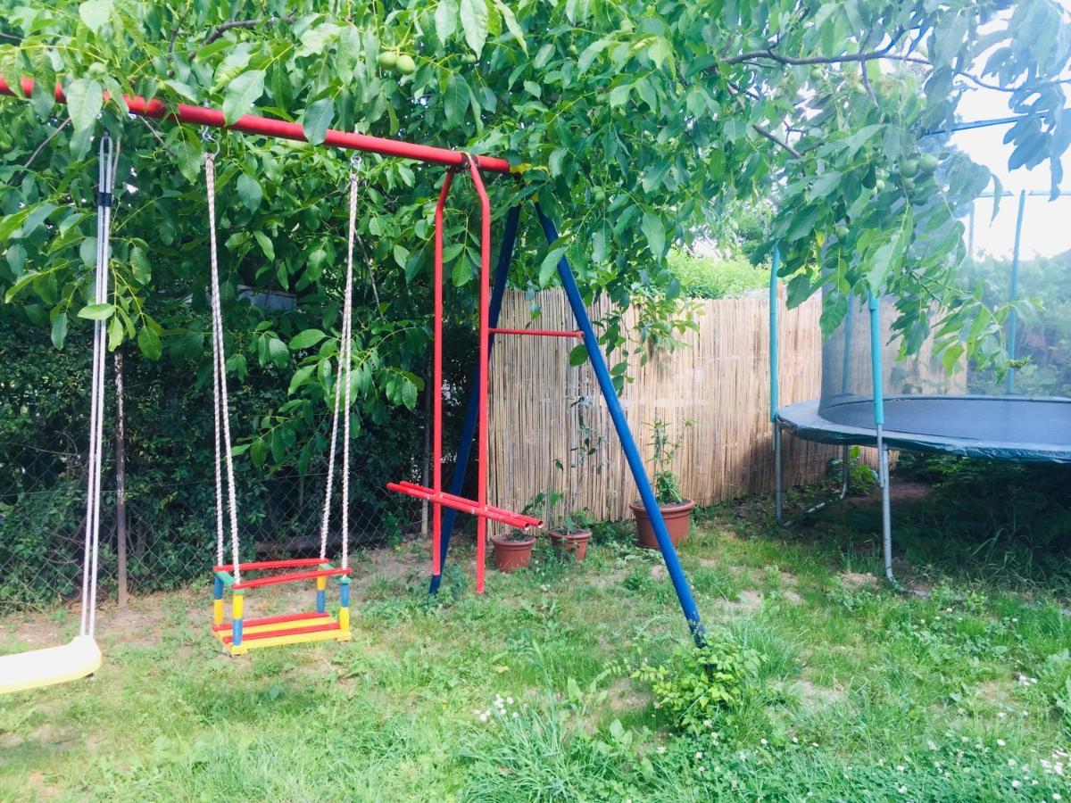 Lelle-Kert Apartman 01 Balatonlelle Buitenkant foto