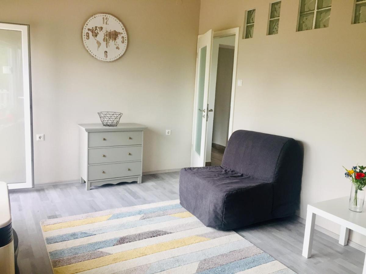 Lelle-Kert Apartman 01 Balatonlelle Buitenkant foto