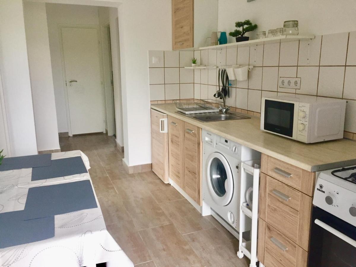 Lelle-Kert Apartman 01 Balatonlelle Buitenkant foto